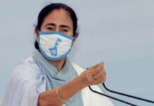 जवानों के लिए एकजुटता दर्शाना, देश के लिए एक अच्छा संदेश है : ममता बनर्जी