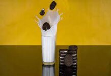 बच्चों को दूध के साथ बिस्कुट खाने की आदत पड़ सकती है भारी -बच्चें को हो सकता है मिल्क बिस्कुट सिंड्रोम