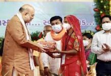 गर्भवती महिलाओं के लिए गृह मंत्री अमित शाह ने शुरू की लड्डू वितरण योजना