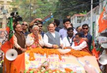 रोड शो में भाजपा के राष्ट्रीय अध्यक्ष जेपी नड्डा ने भाजपा प्रत्याशी डॉ प्रेम कुमार के पक्ष में मांगा वोट